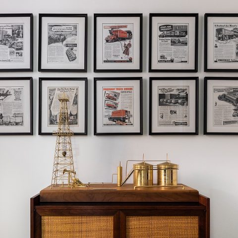 News Old Sculptures Ads